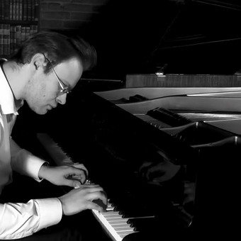 Solo pianisto pasirodymas Vilnius Linas Karaliūnas nuotrauka 5