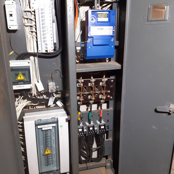 Paslaugą teikiame visoje Lietuvoje. Kaunas MB Eldara nuotrauka 9 Daugiabučių gyvenamųjų namų įvadinių elektros apskaitos/paskirstymo spintų įrangos atnaujinimas. Kaunas MB Eldara nuotrauka 9