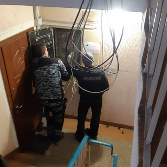 Keičiame esamus magistralinius laidus ar kabelius nuo įvadinės daugiabučio elektros apskaitos spintos rūsyje (ĮPS) iki viršutinių aukštų el. apskaitos skydų. Kaunas MB Eldara nuotrauka 10 Magistralinių laidų ar kabelių keitimas daugiabučiuose namuose Kaunas MB Eldara nuotrauka 10