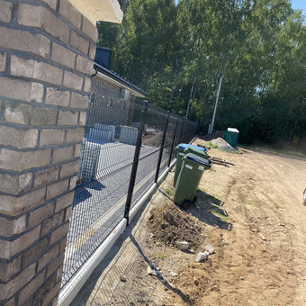 Įrenginėjame pakabinamus betoninius pamatus, taip pat liejame stumdomų vartų pamatus. Kaunas MB "Tvorusprendimas" nuotrauka 9 Tvoros pamatai, betonavimas Kaunas MB "Tvorusprendimas" nuotrauka 9