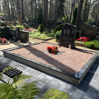 Kapavietės dekoravimas skaldele standartinio dydžio kapui nuo 280e. Kaunas Laurynas nuotrauka 6 Kapavietės užpylimas skaldele Kaunas Laurynas nuotrauka 6