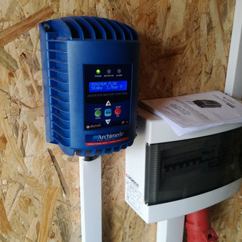 Programuoju šiuos dažnio keitiklius pastovaus vandens tiekimo sistemoms: Grundfos , Danfoss FC202 Aquadrive, VLT6000, KSB, PDrive MX eco, LS ,Archimed, Bedford, Hitachi, Hunday, ABB ACS550, Šiauliai Elektrajums nuotrauka 13 Dažnio keitiklių programavimas Šiauliai Elektrajums nuotrauka 13