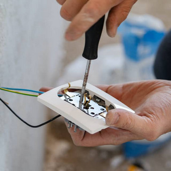 Smulkūs elektros darbai Vilnius Meistras Tomas nuotrauka 2