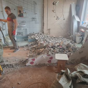 Voniu griovimas sienu demontavimas Klaipėda Griaunu ir vezu nuotrauka 16