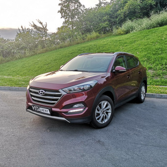 Hyundai Tucson 1.6 ( 97kw) benzinas, mechaninė greičių dėžė.
1-2 d. - 39€; 3-4 d. - 36€; 5-8 d. - 34€; 9-14 d. - 32€; 15-30 d. - 30€; 30+ Teirautis. Kaunas Vitarent nuotrauka 14 Hyundai Tucson NUOMA Kaunas Vitarent nuotrauka 14