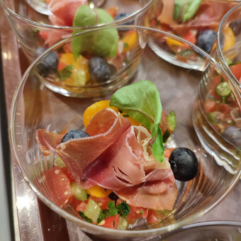 ivarūs užkandukai, vienakasniai, tapai Vilnius Barbekiu namai nuotrauka 4 Vieno kąsnio sumuštiniai Vilnius Barbekiu namai nuotrauka 4