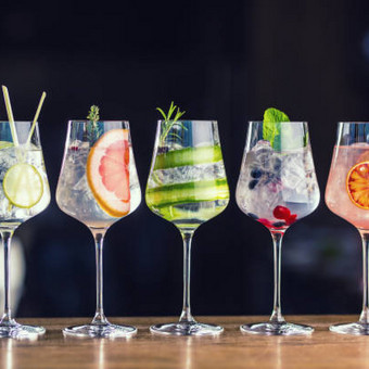 Alkoholiniai kokteiliai, be alkoholio, giros, vaisvandeniai, punchai, arbatos, kavos, žodžiu visko ko reikia užkurti vakarėliui! ? Vilnius Barbekiu namai nuotrauka 10 Mobilus baras Vilnius Barbekiu namai nuotrauka 10