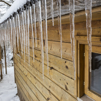 saliname varveklius sunkiai prieinamose vietose Vilnius Renatas Ramanauskas nuotrauka 10 varvekliu salinimas Vilnius Renatas Ramanauskas nuotrauka 10