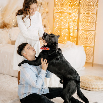 Sukurkime jūsų kalėdinius atvirukus drauge! Fotosesijos vyksta šviesioje, boho prieskonių turinčioje SimSim fotostudijoje Šiauliuose. Pasiūlymai: https://www.simsimfoto.com/kaledines-fotosesijos Šiauliai Simona Simonavičė nuotrauka 9 Kalėdinė fotosesija Šiauliai Simona Simonavičė nuotrauka 9
