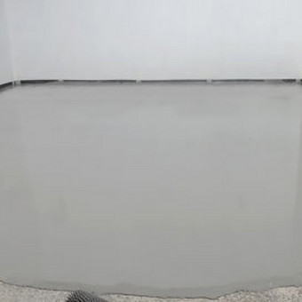 Pilame išlyginama sluoksnį, kurio reikalauja tam tikros grindų dangos. (Pvc, parketlentės) Kaunas Irengimopaslaugos.lt nuotrauka 16 Grindų lyginimas Kaunas Irengimopaslaugos.lt nuotrauka 16