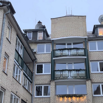 Satelitinių antenų, metaliniu stebų, senų elektros laidu pašalinimas nuo stogo ir fasado Vilnius Bogdan Dulkevic nuotrauka 7 Antenų nukelimas nuo stogų Vilnius Bogdan Dulkevic nuotrauka 7