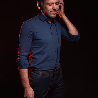 Profesionalios dj paslaugos. Prisitaikau prie kiekvieno muzikinio skonio. Kaunas Edgaras Bomblauskas nuotrauka 1 DJ paslaugos Kaunas Edgaras Bomblauskas nuotrauka 1