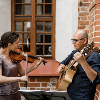 Šiuolaikiškai ir profesionaliai atliekame muziką santuokos ceremonijoje ir sveikinimų metu po jos (30-45 min.). Vilnius Šilko Garsas nuotrauka 6 Ceremonija + Vilnius Šilko Garsas nuotrauka 6