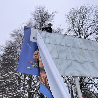 Reklaminių tentų kabinimas, montavimas Kaunas Arboristas Egidijus nuotrauka 13