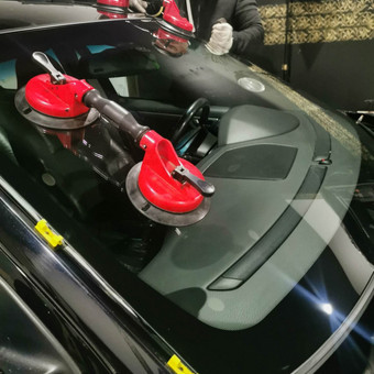 Automobilių stiklų keitimas Vilnius Automobilių stiklų keitimas 20 metų patirtis nuotrauka 2