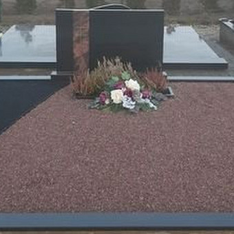 Kapo uždengimas akmens gaminiais Kaunas Kauno kapų priežiūra / Aistė Astašauskaitė nuotrauka 7