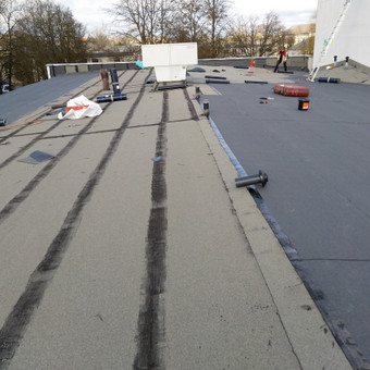 Remonto kaina priklauso darbų kiekio ir ploto. Gali prireikti tik keleto lopų ant didelio ploto. Tada ir kaina bus maža. Vilnius UAB ”MONSTATAS” nuotrauka 1 Stogų remontas Vilnius UAB ”MONSTATAS” nuotrauka 1