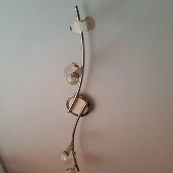 Šviestuvų pakabinimas ir pajungimas, šviestuvų perkėlimas, senų šviestuvų nuėmimas, naujų šviestuvų pakabinimas ir pajungimas. Elektros rozečių montavimas, iškritusių rozečių, jungtukų sutvirtinimas. Kaunas Baldų surinkimas nuotrauka 2 Smulkūs elektros darbai Kaunas Baldų surinkimas nuotrauka 2