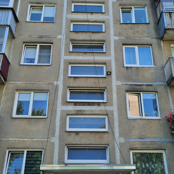 Atliekame siūlių šiltinimo bei hermetizavimo darbus visoje Lietuvoje. Kaunas Aivaras nuotrauka 2 Blokinių namų siūlių hermetizavimas Kaunas Aivaras nuotrauka 2