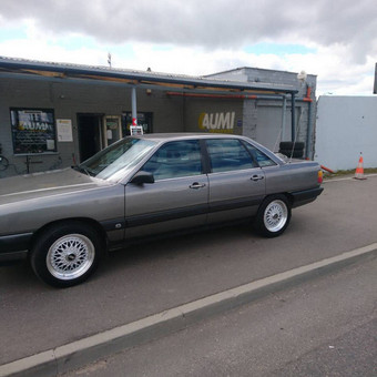 AUDI 100 retro automobilio nuoma Vilnius UAB Eddytrans nuotrauka 12