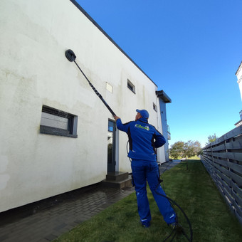 Aukšto slėgio įranga 210 bar su karštu vandeniu 150 laipsnių karščio. Klaipėda iClean švaros centras nuotrauka 9 Fasadų valymas Klaipėda iClean švaros centras nuotrauka 9