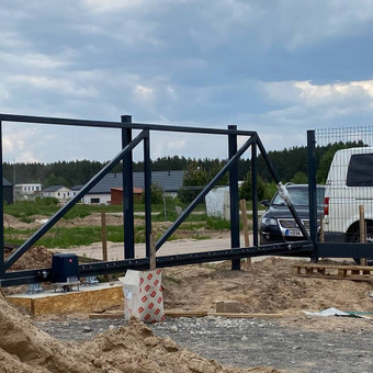 Mes galime sumontuoti, bet kokio tipo vartus, bei pajungti vartų autommatiką. Vilnius AM Statybų Grupė nuotrauka 8 Vartų automatika, montavimas Vilnius AM Statybų Grupė nuotrauka 8