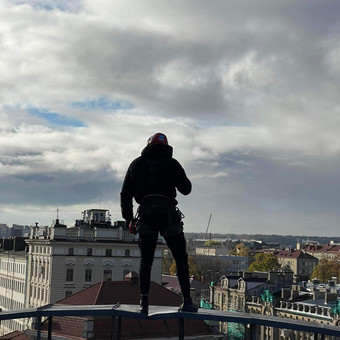 Atliekame įvairaus pobūdžio aukštuminius darbus, sprendimus taikome individualiai. Vilnius Matas nuotrauka 1 Pramoninis alpinizmas Vilnius Matas nuotrauka 1