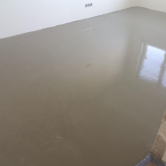 Priklausomai nuo nelygumų, pilamo storio ir ploto Klaipėda MB "Gaudomera" nuotrauka 19 Grindų lyginimas Klaipėda MB "Gaudomera" nuotrauka 19