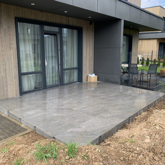 Plytelių klijavimas lauko terasose Kaunas Loft Interiors nuotrauka 6