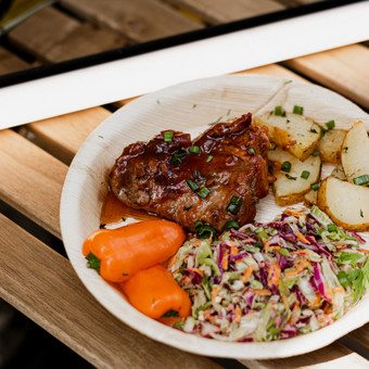 Grill patiekalai, burgeriai, šonkauliukai, kiaulienos kepsniai, vištienos patiekalai Vilnius UAB Skanulys nuotrauka 2 Karštųjų patiekalų gaminimas Vilnius UAB Skanulys nuotrauka 2