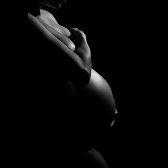 Fotosesijos trukmė (~1.5val.) Pateikiama 20 nuotraukų Profesionalus visų nuotraukų retušavimas. Nuotraukos paruošiamos per 14-30 dienų. Kaunas Aistes Fotografija nuotrauka 4 Nėščiosios fotosesija Kaunas Aistes Fotografija nuotrauka 4