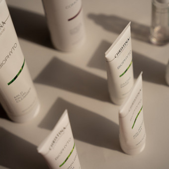 Lipozero, G.M. Collin, pHformula, Christina professional, Hydrabeauty procedūros. Procedūras parenka individualiai diplomuota kosmetologė pagal jūsų odos poreikius. Klaipėda Kosmetologo paslaugos nuotrauka 5 Veido procedūros Klaipėda Kosmetologo paslaugos nuotrauka 5