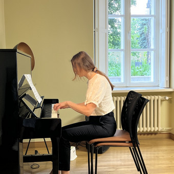 Individualios fortepijono pamokos vaikams ir suaugusiems. Kaunas Fortepijonas, smuikas, dainavimas, gitara. nuotrauka 2 Fortepijono pamokos Kaunas Fortepijonas, smuikas, dainavimas, gitara. nuotrauka 2
