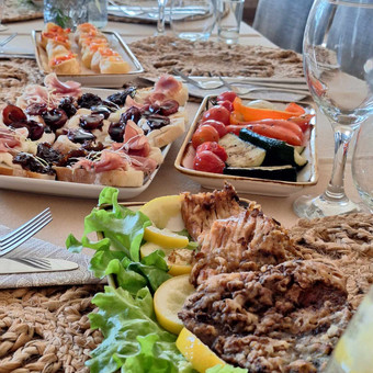Maistas renginiams. Atvykstame į vietą. užsakomasis šeimos restoranėlis Nemunaityje Alytaus rajonas MB Kazanas ant ratų nuotrauka 3 Banketų ir furšetų ruošimas Alytaus rajonas MB Kazanas ant ratų nuotrauka 3