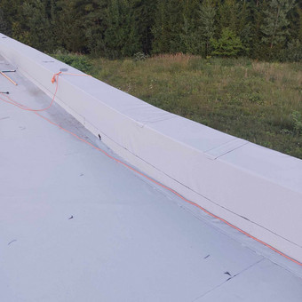 Parapeto dengimas PVC danga Plungės rajonas UAB CPM Construction nuotrauka 3