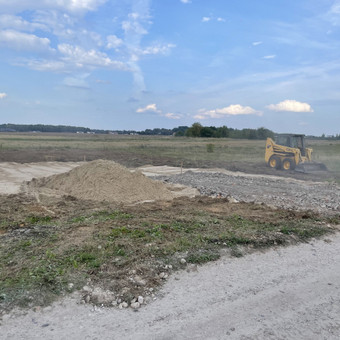 Mini krautuvo ir ekskavatoriaus paslaugos.
Drenažų sistemų įrengimas.
Lietaus nuotekos.
Vandentiekio įrengimas.
Tranšėjų kasimas.
Kelių ir trinkeliu pagrindų įrengimas Kaunas Naneta nuotrauka 2 Sklypo lyginimas, formavimas Kaunas Naneta nuotrauka 2