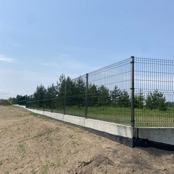 Betonuojame atramines sienas kurios padeda sukelti tvoros aukšti, užkerta kelią sklypo nuolydžio bėgimui į jūsų kiemą Vilnius AM Statybų Grupė nuotrauka 7 Betoninės tvoros Vilnius AM Statybų Grupė nuotrauka 7