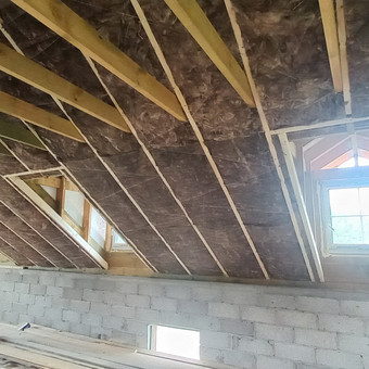 Stogų šiltinimas mineraline vata. Vieno sluoksnio kaina nuo 2eur/m2 Kaunas Edgaras nuotrauka 1 Stogų šiltinimas Kaunas Edgaras nuotrauka 1