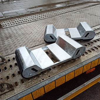 Mašinos Transportavimas uzsiblokavus ratams. Vilnius TraloPaslauga nuotrauka 8
