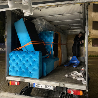 Specializuojamės dalinių ir smulkių krovinių pervežime Lietuvos ribose. Siūlome ne tik pervežimo paslaugas, bet kartu galime išvežti senus baldus, šiukšles, buitinę techniką ir statybines atliekas. Vilnius EKSTEKO MB nuotrauka 1 Dalinių krovinių pervežimas Lietuvoje Vilnius EKSTEKO MB nuotrauka 1