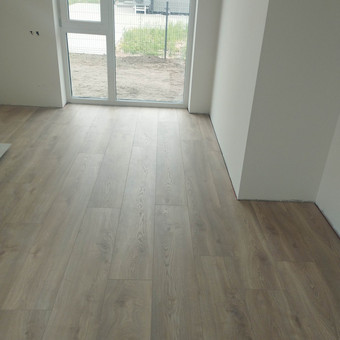 Montuojame įvairių tipų grindis: parketleą, vinilinę bei laminuotą grindų dangą. Kaunas STATOS GRUPĖ nuotrauka 6 Grindų klojimas, dėjimas Kaunas STATOS GRUPĖ nuotrauka 6