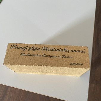 Galime uždėti spaudą ant kietų lygių paviršiu UV spausdintuvu. UV matmenys 900x600x150. Klaipėda UAB EKODEKO nuotrauka 2 UV spaudos paslaugos Klaipėda UAB EKODEKO nuotrauka 2