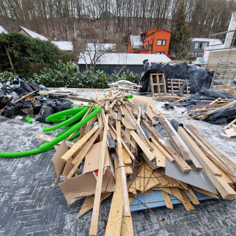 Išvežame šiukšles maišuose. Ir visus kitus nereikalingus daiktus. Dirbame ir savaitgaliais. Kaunas Greiti Pervežimai nuotrauka 7 Šiukšlių išvežimas Kaunas Greiti Pervežimai nuotrauka 7