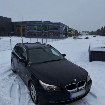 Komfortabilus automobilis, labai talpus, puikiai vaziuojantis ir tinkantis tiek miestui, tiek ilgoms kelionems. Vilnius Ruby Rental nuotrauka 4 Bmw 520d 2010 Vilnius Ruby Rental nuotrauka 4