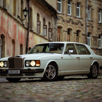 '89 Bentley Turbo R Vilnius RetroNILL - išskirtinių automobilių nuoma nuotrauka 2