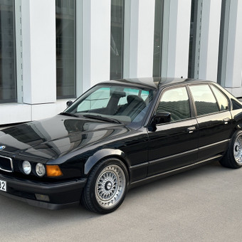 '93 BMW 740 Vilnius RetroNILL - išskirtinių automobilių nuoma nuotrauka 3