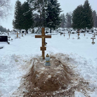 Kapavietės tvarkymas po laiduotuvių Kaunas Kapinių Priežiūra nuotrauka 9