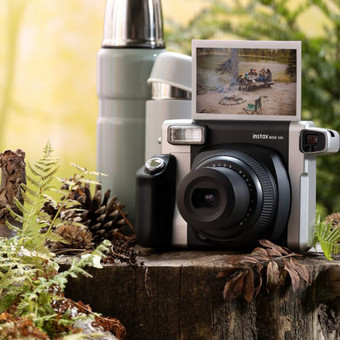 Momentinio fotoaparato nuoma Panevėžyje. Fujifilm instax WIDE 300. Nuotraukos dydis- 99x62 mm Momentinio fotoaparato nuoma: 15€- parai 20€- savaitgaliui Vilnius GEE TEAM nuotrauka 11 Momentinio fotoaparato nuoma Vilnius GEE TEAM nuotrauka 11