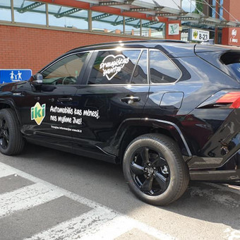 Reklama ant automobilio, plėvelės ploteriavimas - klijavimas Vilnius Jaukūs Langai nuotrauka 9