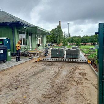 Atsijų sluoksnio paruošimas, trinkelių sudėjimas, užšlavimas Šiauliai Auneksa UAB nuotrauka 13 Trinkelių klojimas Šiauliai Auneksa UAB nuotrauka 13